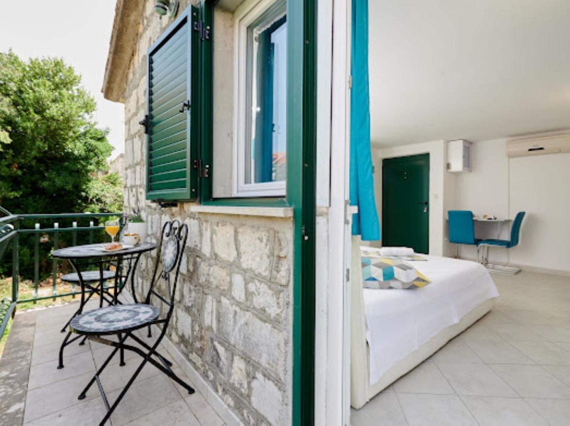 Guesthouse Ana Trogir Old Town Exterior foto