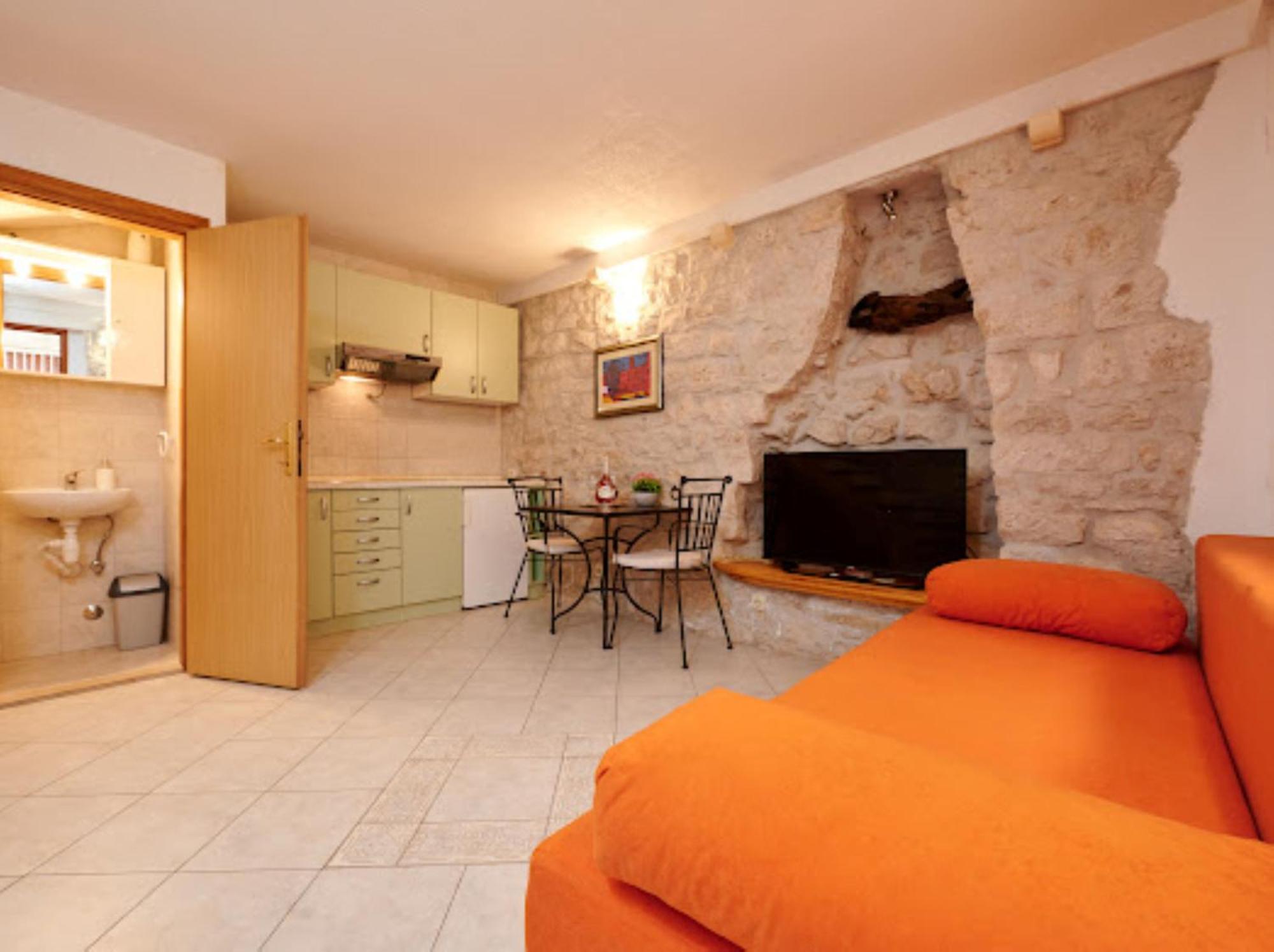 Guesthouse Ana Trogir Old Town Habitación foto