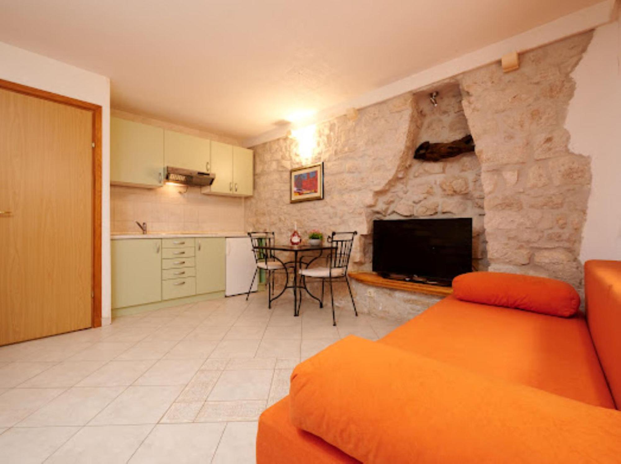 Guesthouse Ana Trogir Old Town Habitación foto